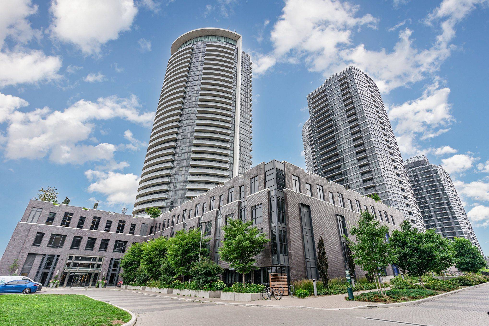 30 Gibbs RD #2701, Toronto W08, ON M9B 0E4