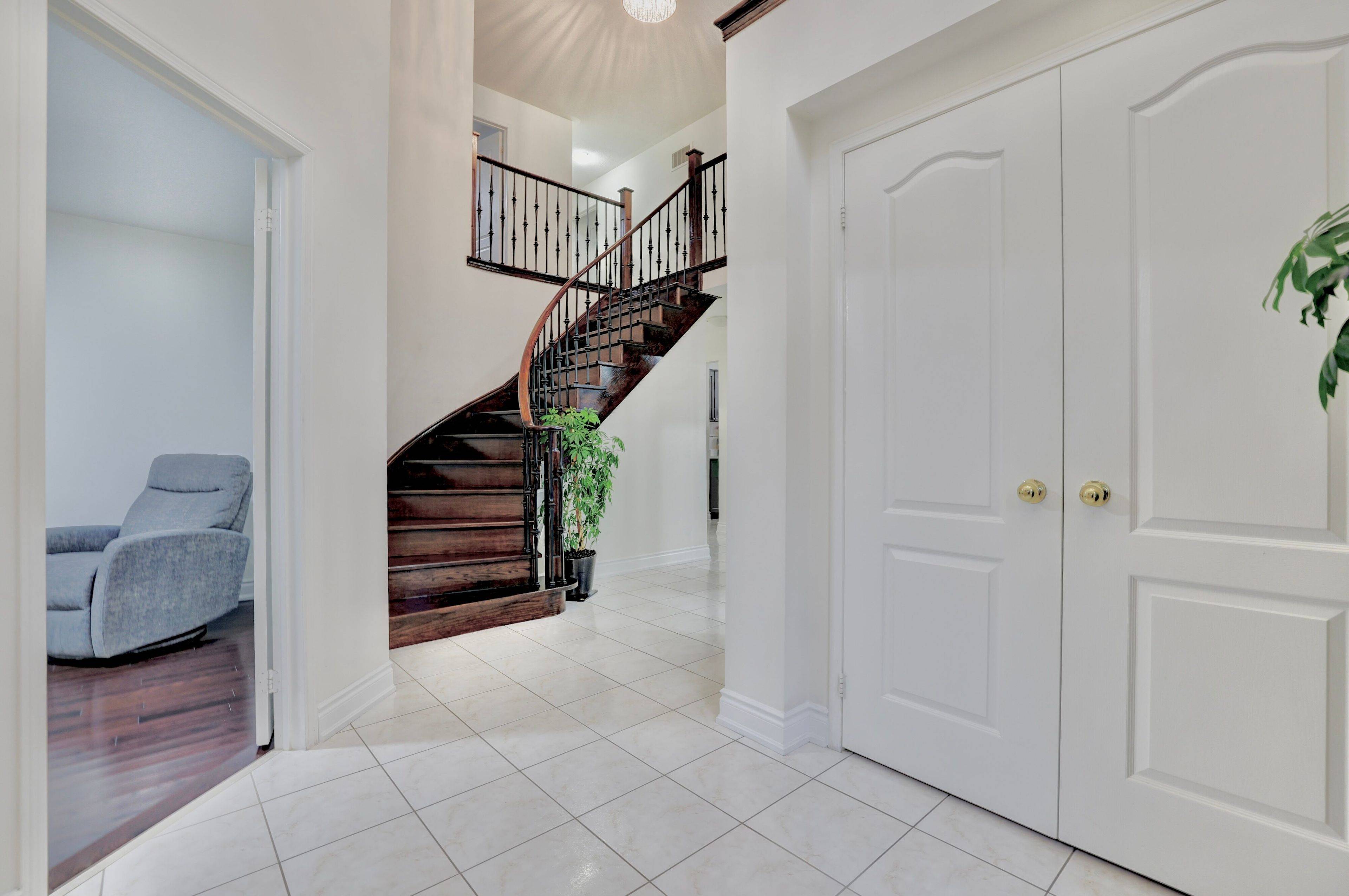 Brampton, ON L7A 3C1,329 Brisdale DR