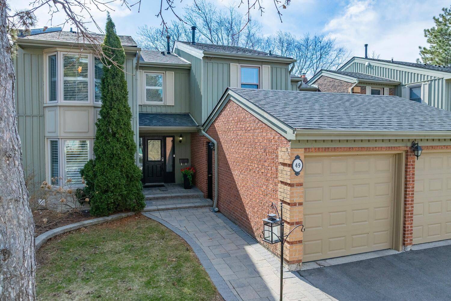 Mississauga, ON L5L 2R3,3265 South Millway N/A #49