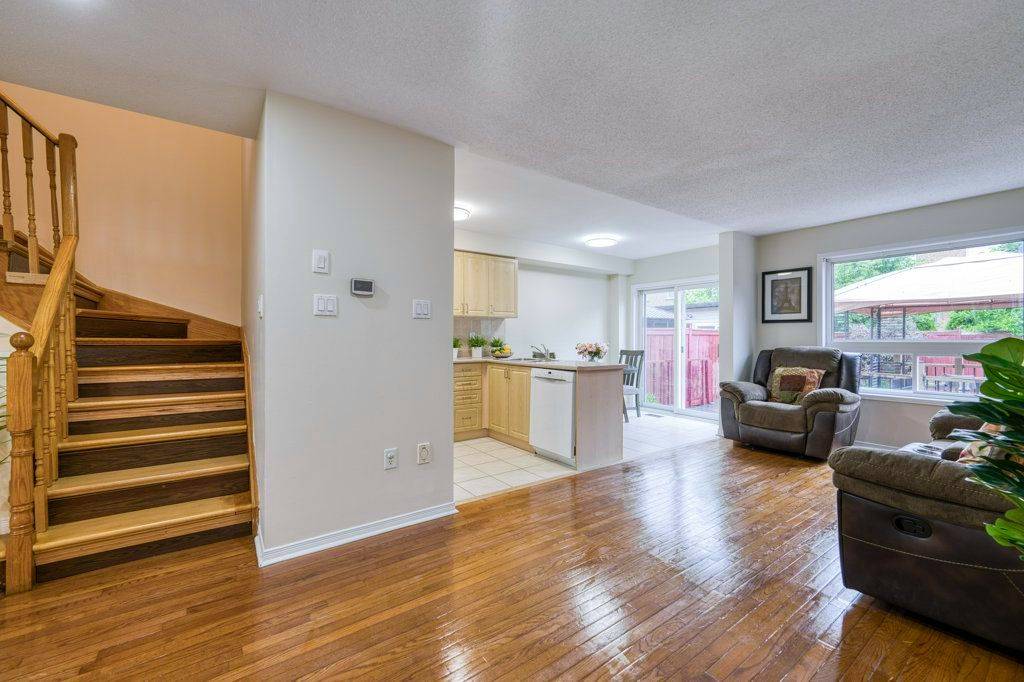 Mississauga, ON L5M 6Y2,5909 Churchill Meadows BLVD