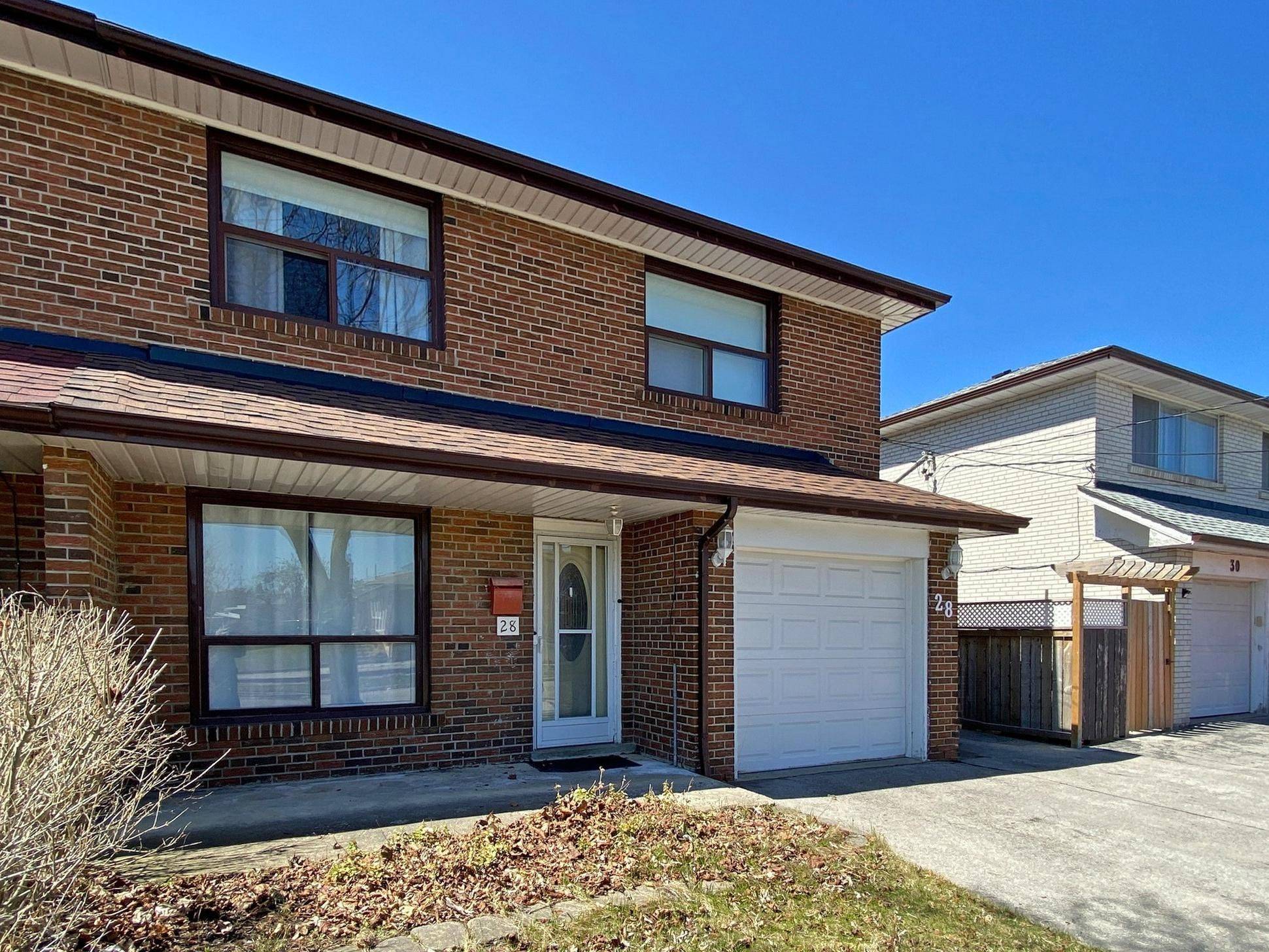 28 Peterson DR, Toronto W05, ON M9M 1X1