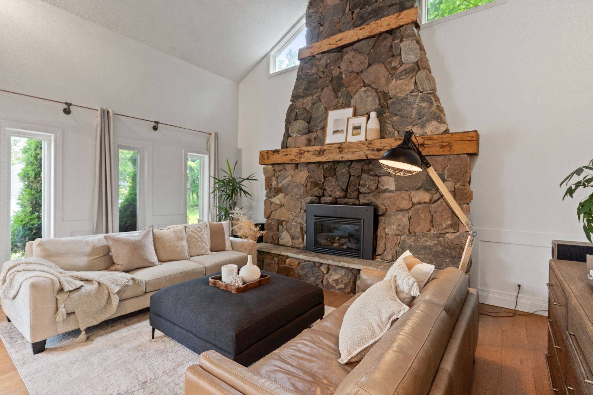 4910 Trafalgar RD, Erin, ON N0B 1H0
