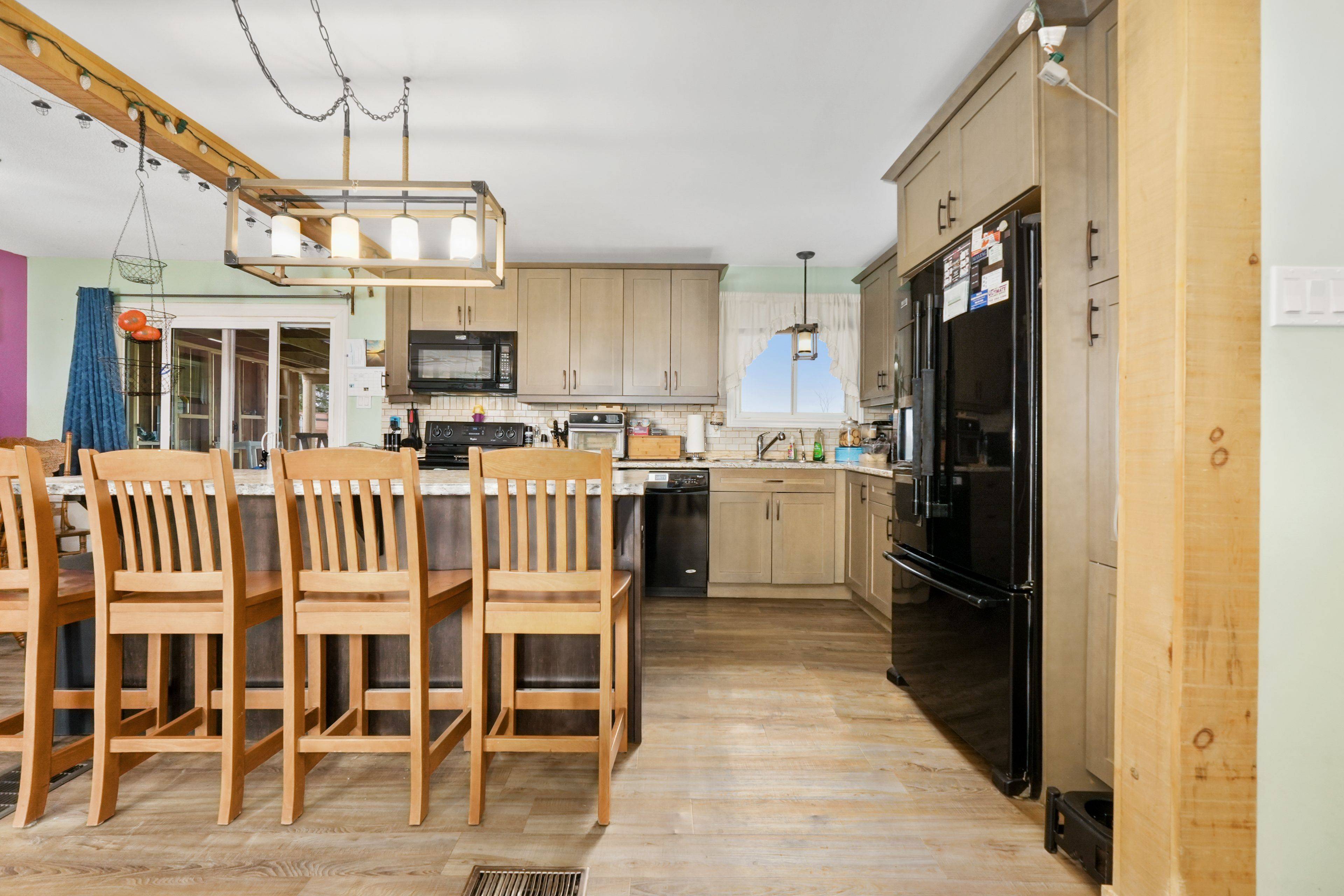 Selwyn, ON K0L 1T0,1688 Tara RD