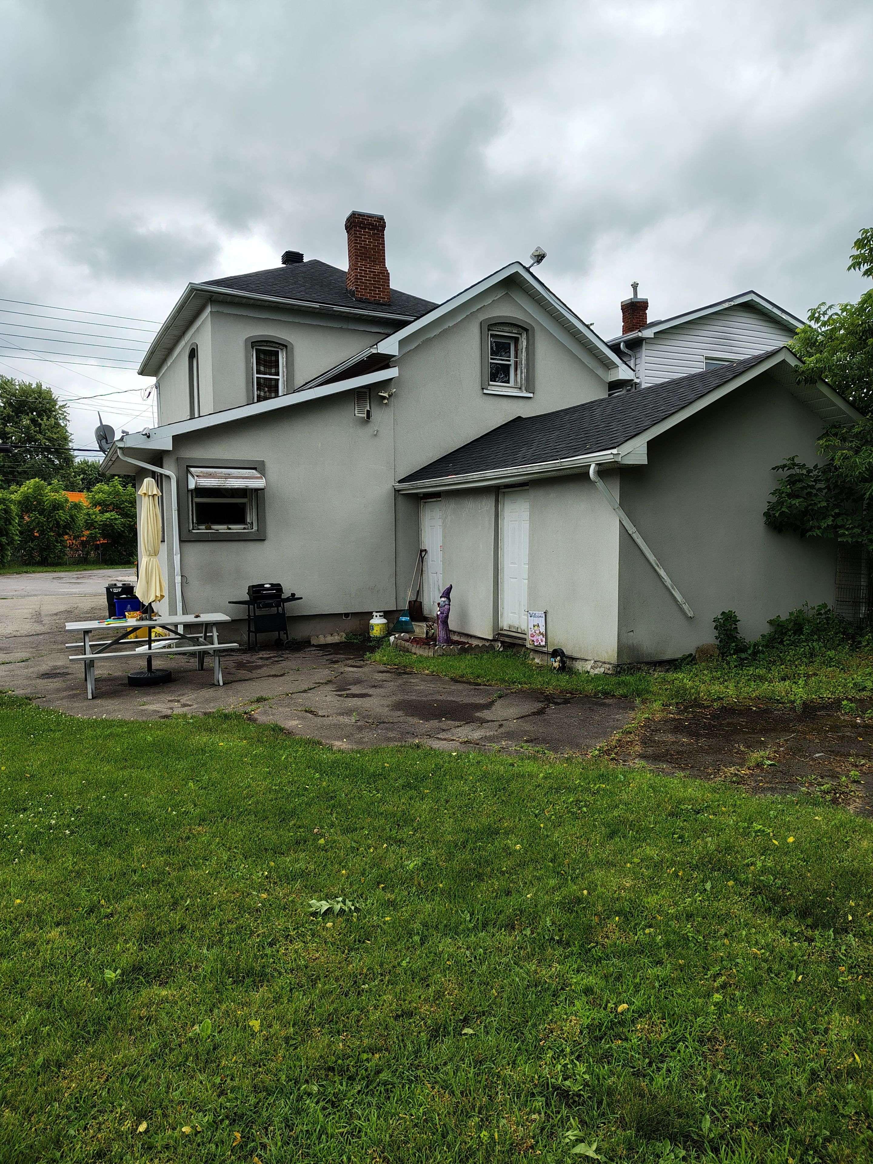 Smiths Falls, ON K7A 2M1,48 Montague ST