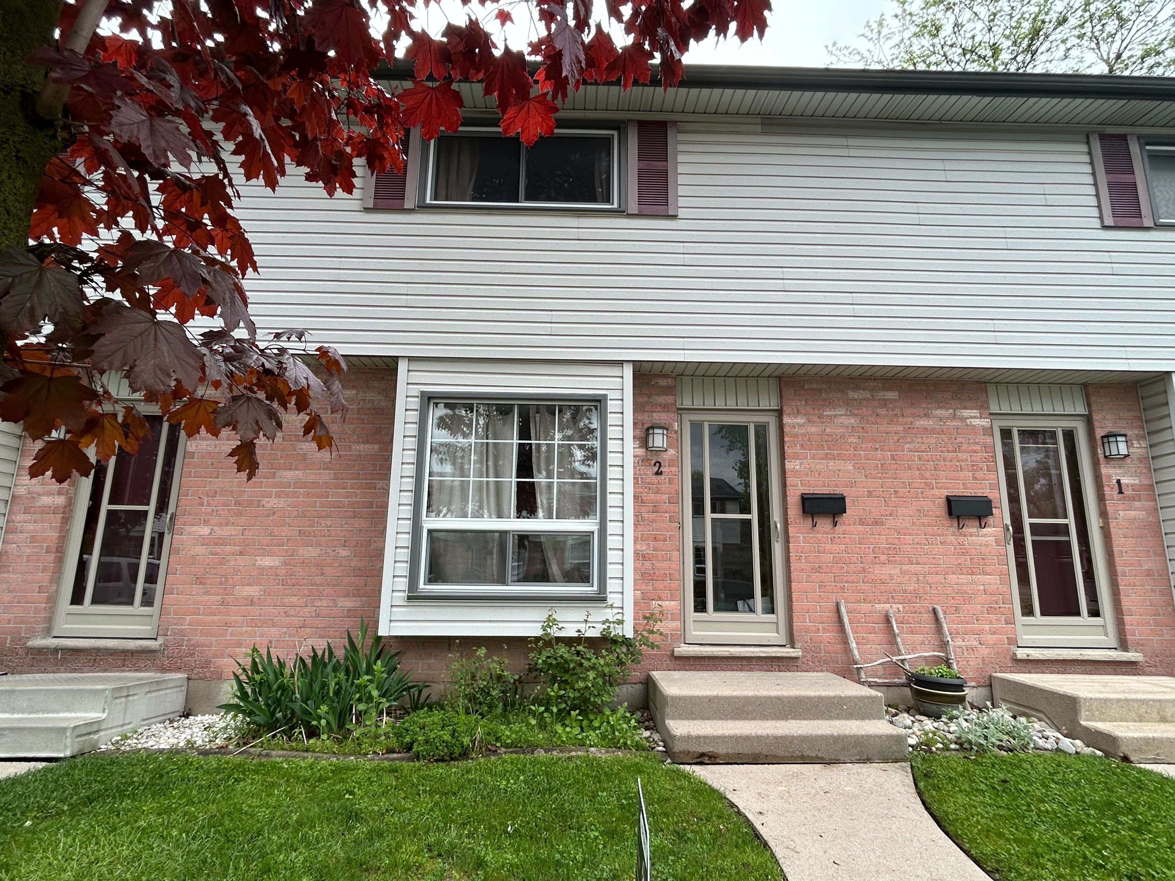 1215 Cheapside ST #2, London East, ON N5Y 5J9