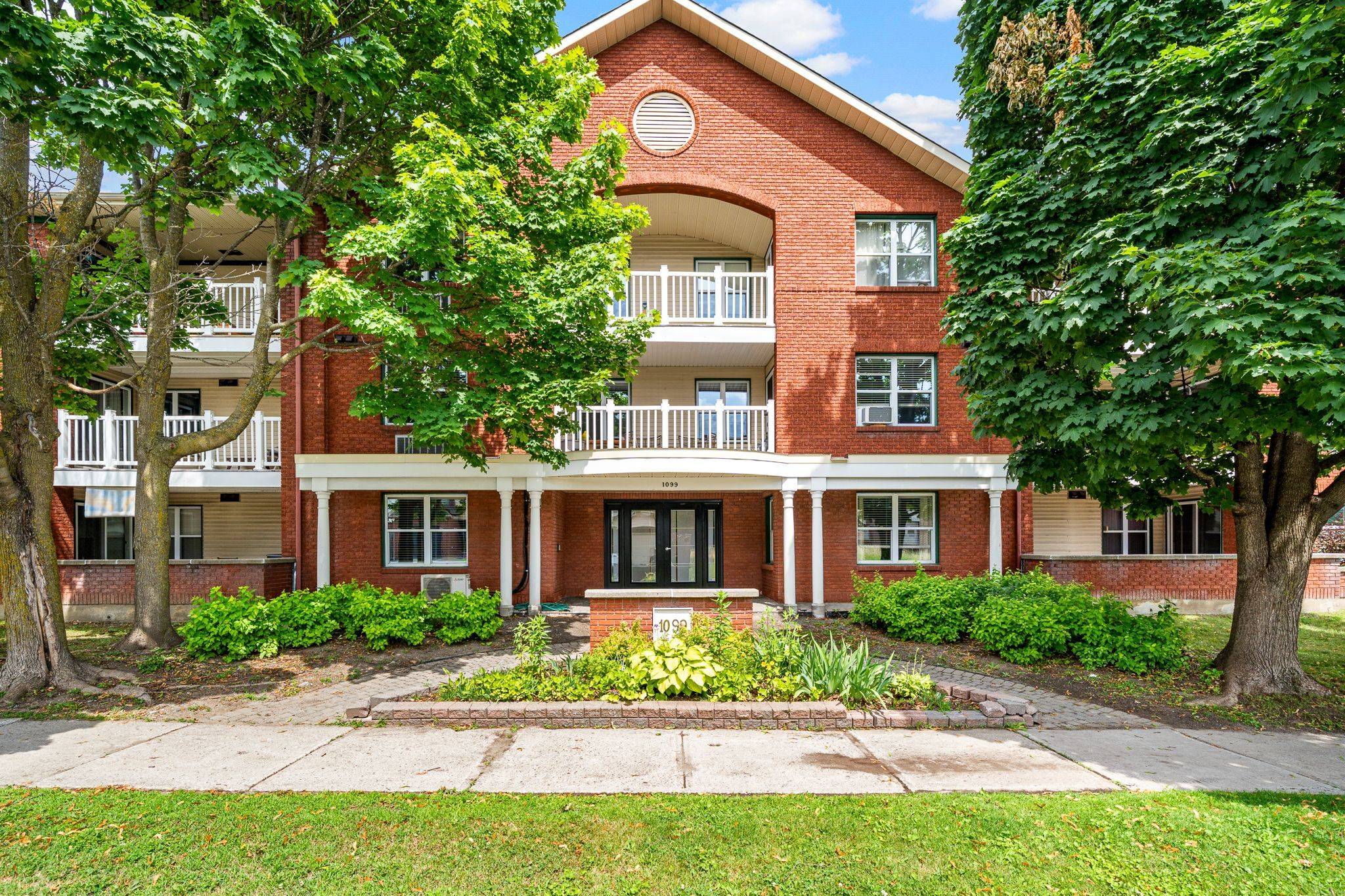 1099 Cadboro RD #104, Cyrville - Carson Grove - Pineview, ON K1J 9K4
