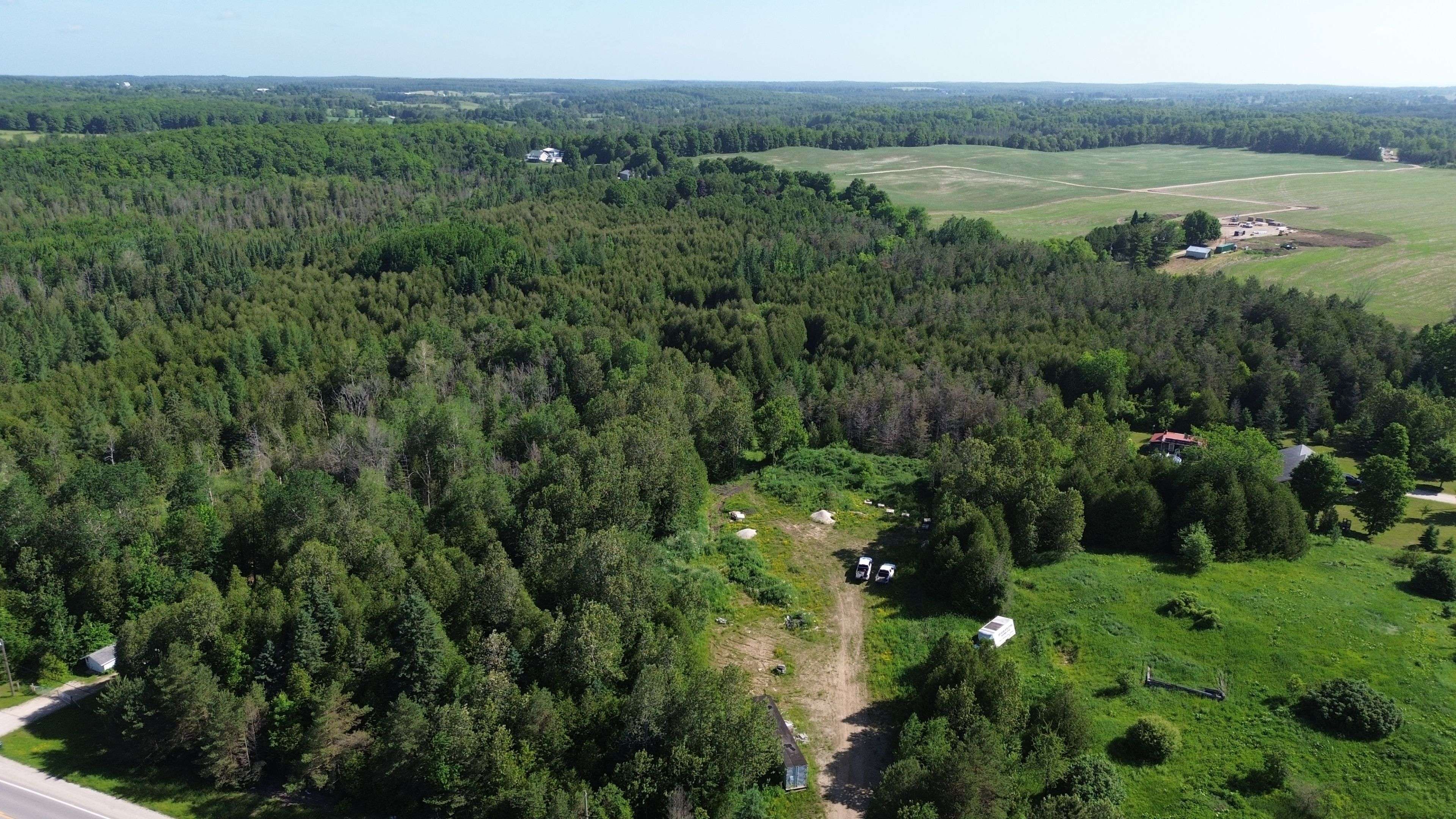 Chatsworth, ON N0H 1C0,775386 10 HWY N