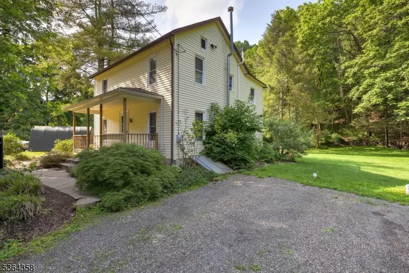 Lebanon Twp., NJ 08826,2056 State Route 31
