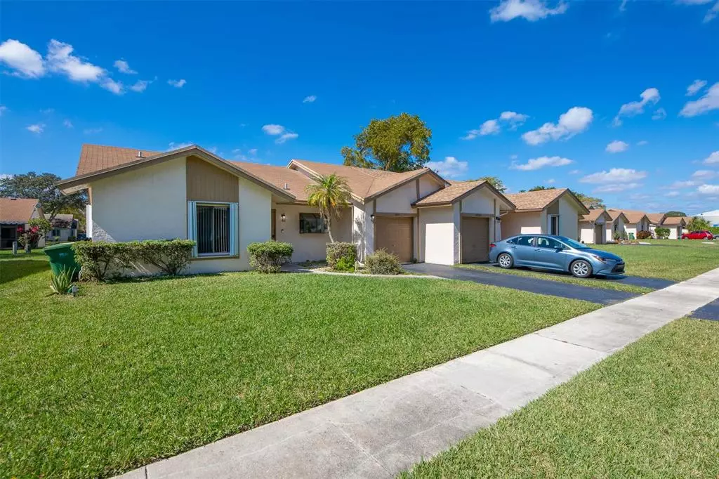 Tamarac, FL 33321,6013 NW 78th Way #6013