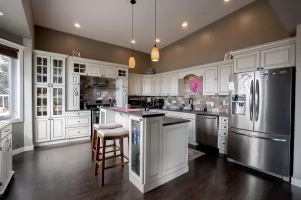 Peace River, AB T8S 1K4,10811 103 ST
