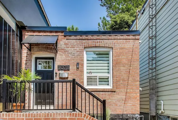 1071 Craven RD, Toronto E01, ON M4J 4V7