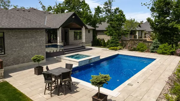 Springwater, ON L9X 2A3,7 Byers ST