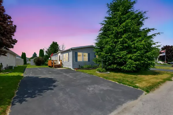3 Illinois CRES, Wasaga Beach, ON L9Z 3A8