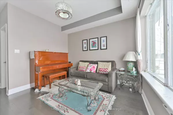 Mississauga, ON L5R 0E9,90 Little Creek RD #8