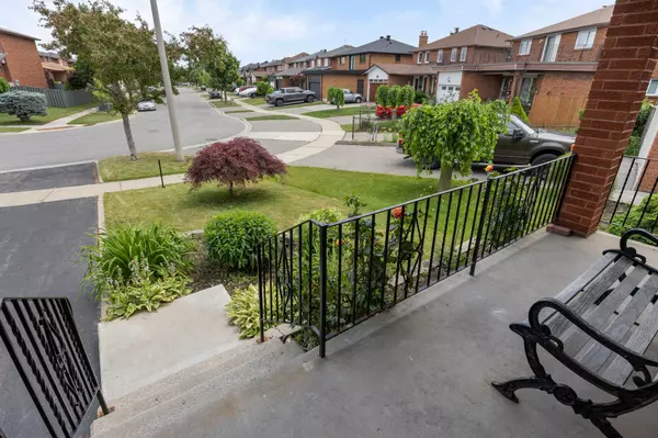Mississauga, ON L4X 2V5,3126 Nawbrook RD