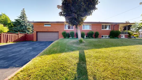 574 Queens DR, Toronto W04, ON M6L 1N3