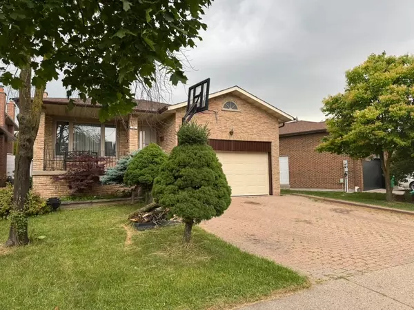 70 Professor's Lake Pkwy, Brampton, ON L6S 3Y4