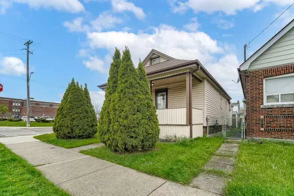 Hamilton, ON L8H 5G1,133 Weir ST N