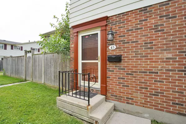 43 Conway DR, London South, ON N6E 2H4