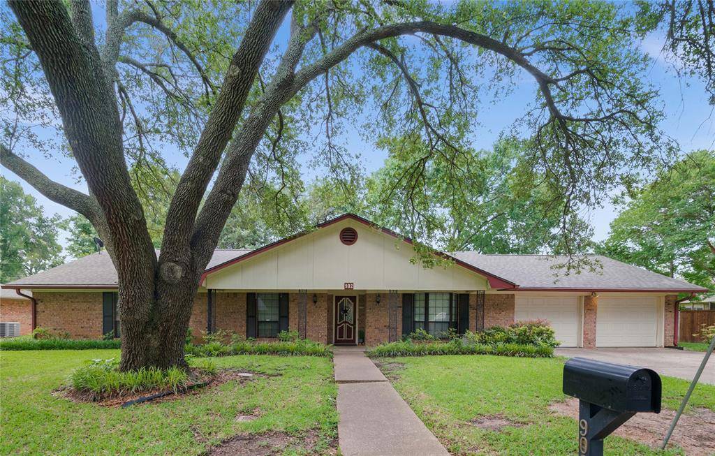 902 Humphrey, Athens, TX 75751