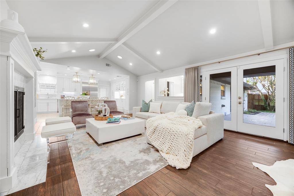Dallas, TX 75230,7363 Meadow Oaks Drive