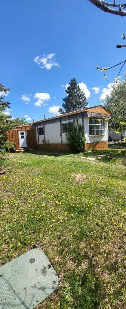 1116 7th AVE, Beaverlodge, AB T0H 0C0