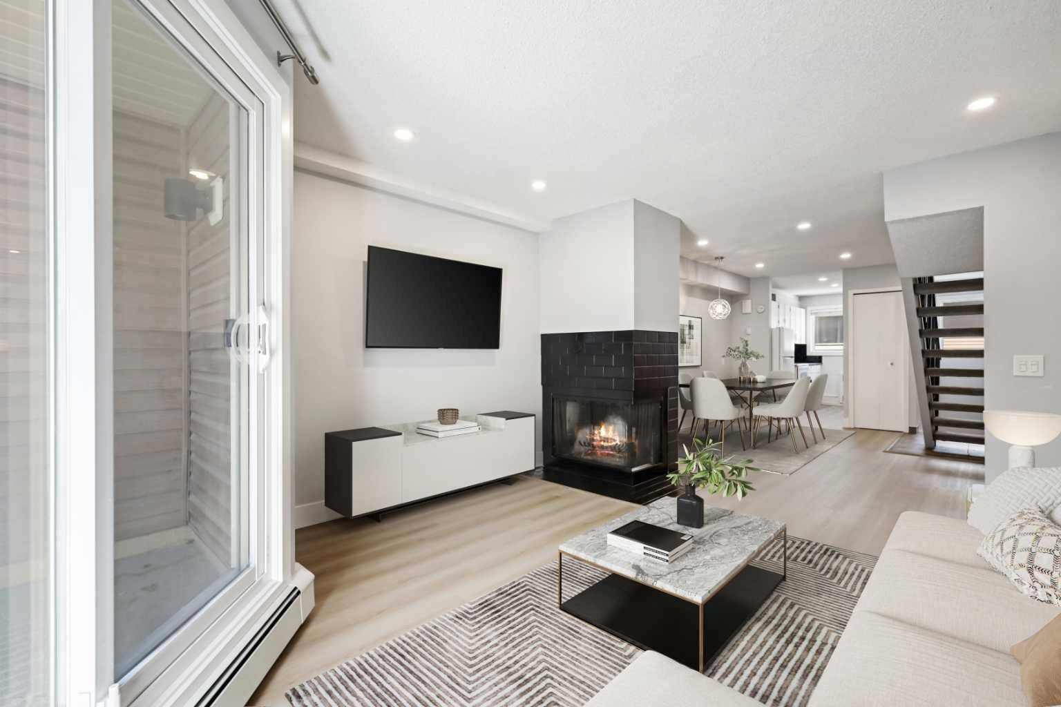 Calgary, AB T2T 5S3,2400 15 ST SW #14