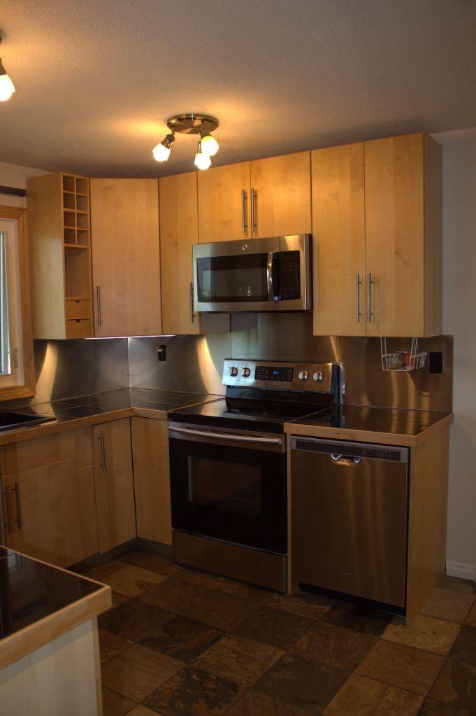 Calgary, AB T2K 4K4,1005 Hunterhaven RD NW
