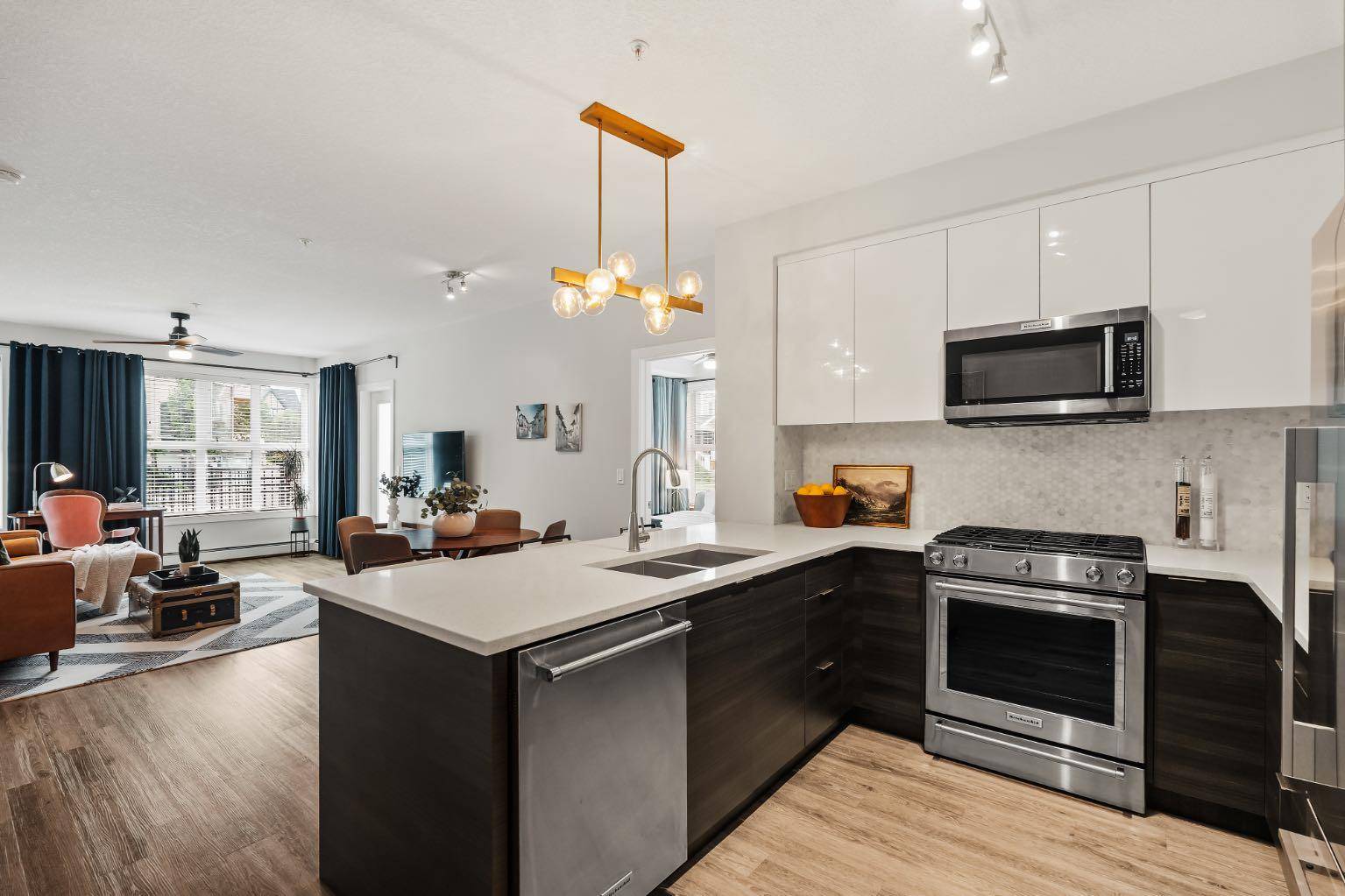 Calgary, AB T3E 8A9,95 Burma Star RD Southwest #3117