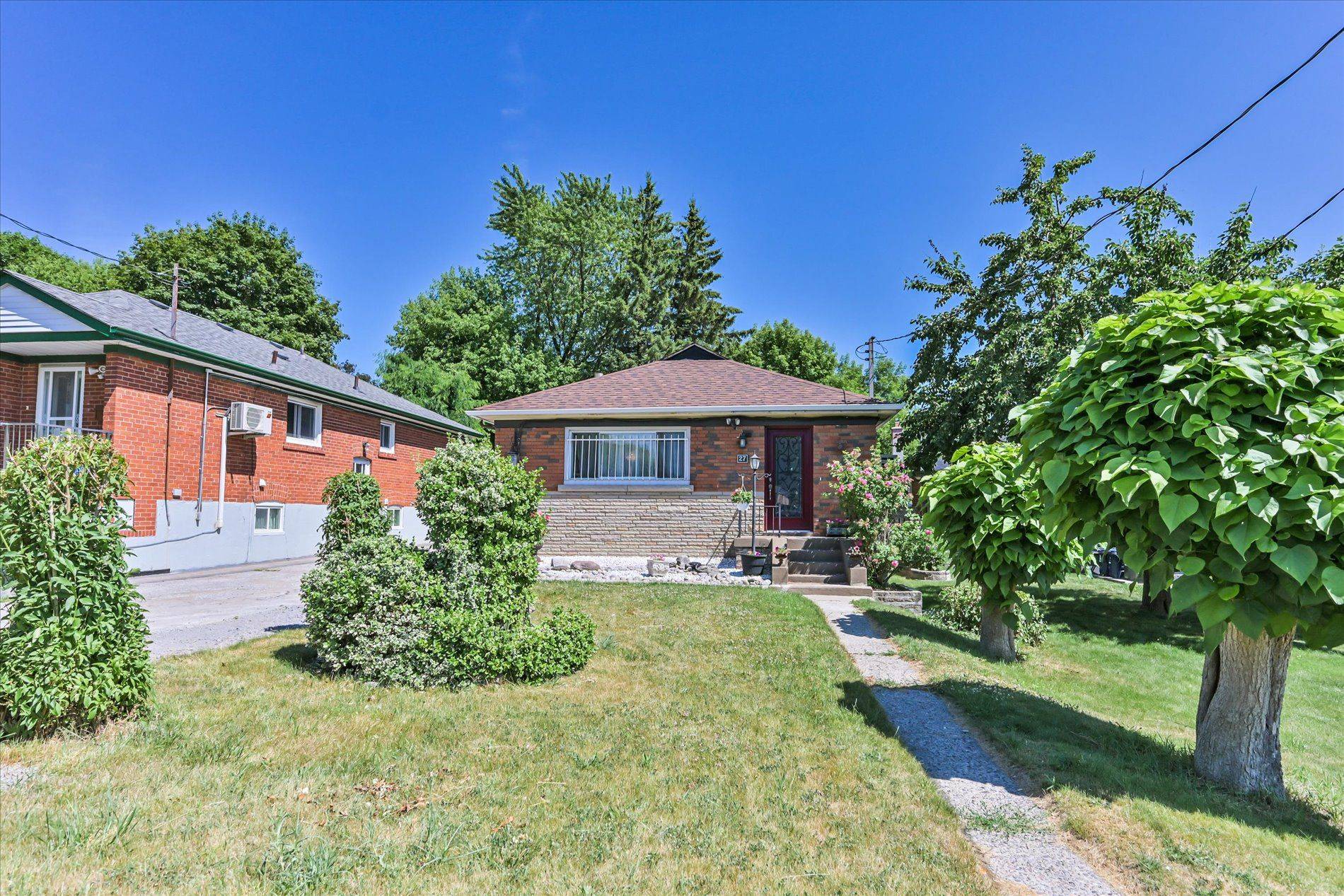 27 Anticosti DR, Toronto E09, ON M1J 1V4