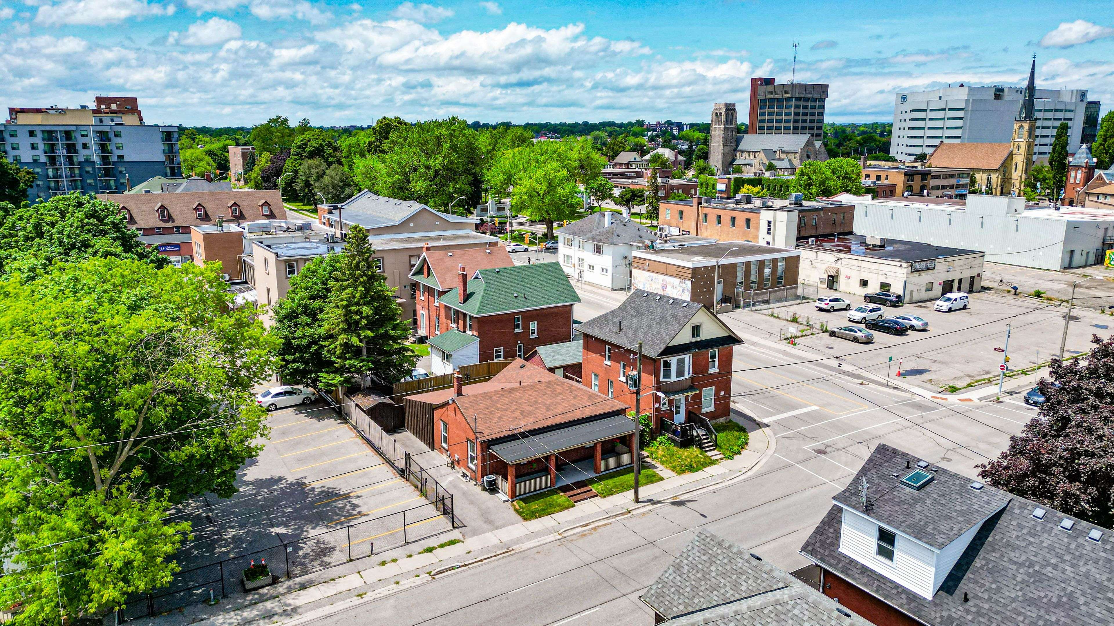 Oshawa, ON L1H 4N5,136 Celina ST
