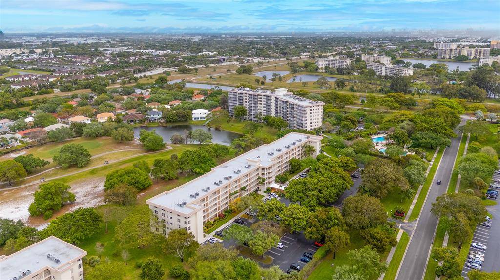 3503 Oaks Way #413, Pompano Beach, FL 33069