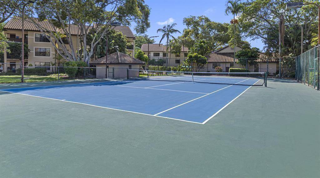 Pompano Beach, FL 33069,4341 W Mcnab Rd #10