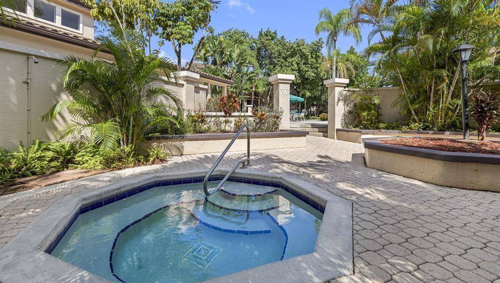 Pompano Beach, FL 33069,4341 W Mcnab Rd #10