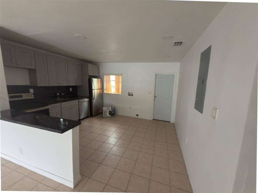 Dania Beach, FL 33004,202 SW 2nd Ter