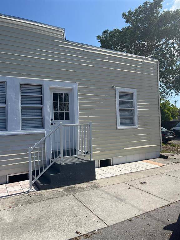 [StreetName, UnitNumber, StreetNumber, StreetDirPrefix], Hollywood, FL 33020