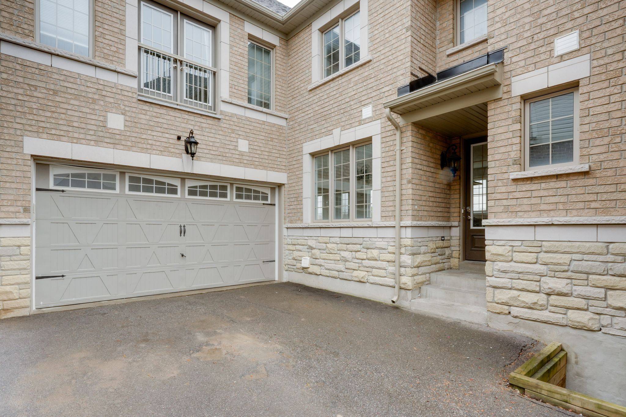 New Tecumseth, ON L9R 0L4,1 Kennedy BLVD #Upper Unit