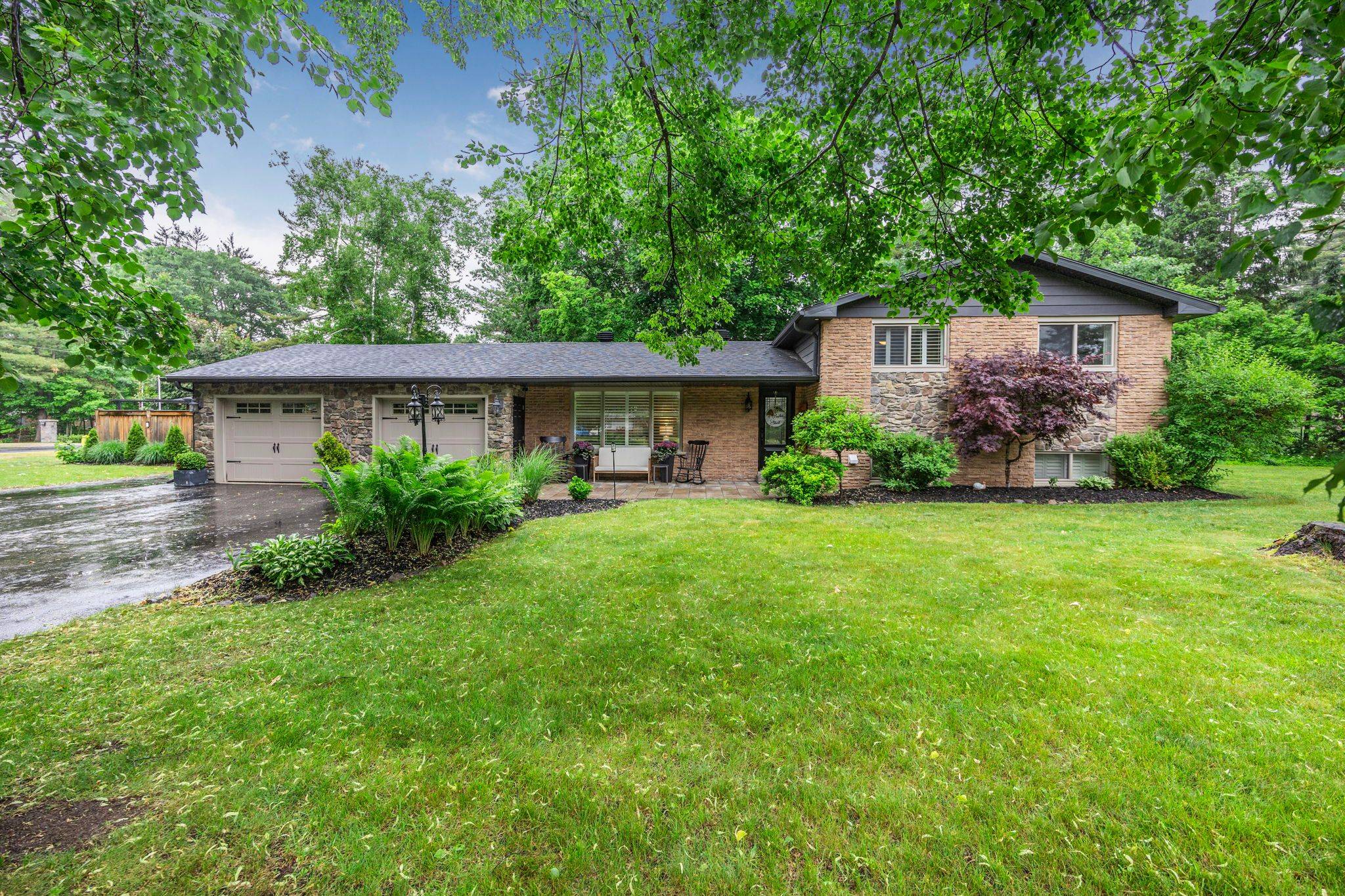 4 Peacher ST, Springwater, ON L0L 1Y2