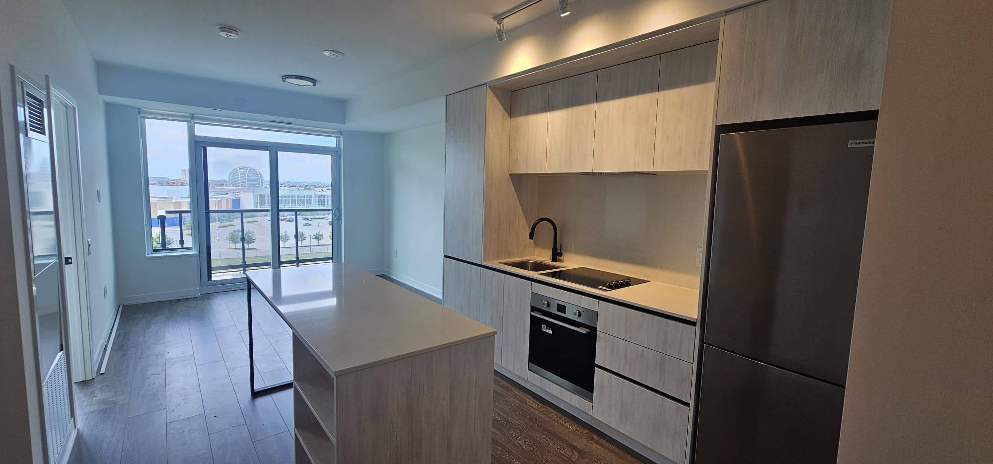Mississauga, ON L5M 2V8,2495 Eglinton AVE W #905
