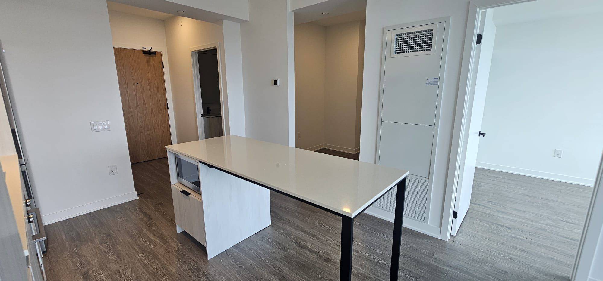 Mississauga, ON L5M 2V8,2495 Eglinton AVE W #905