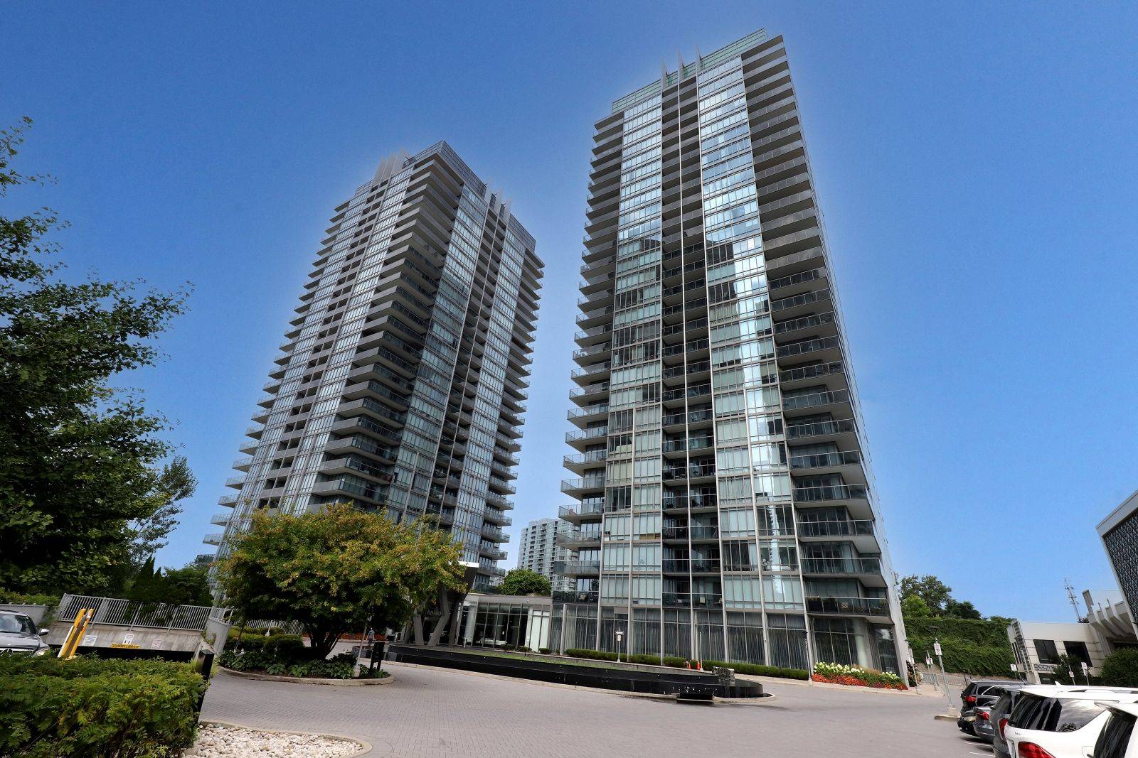 88 Park Lawn RD #2103, Toronto W06, ON M8Y 0B5