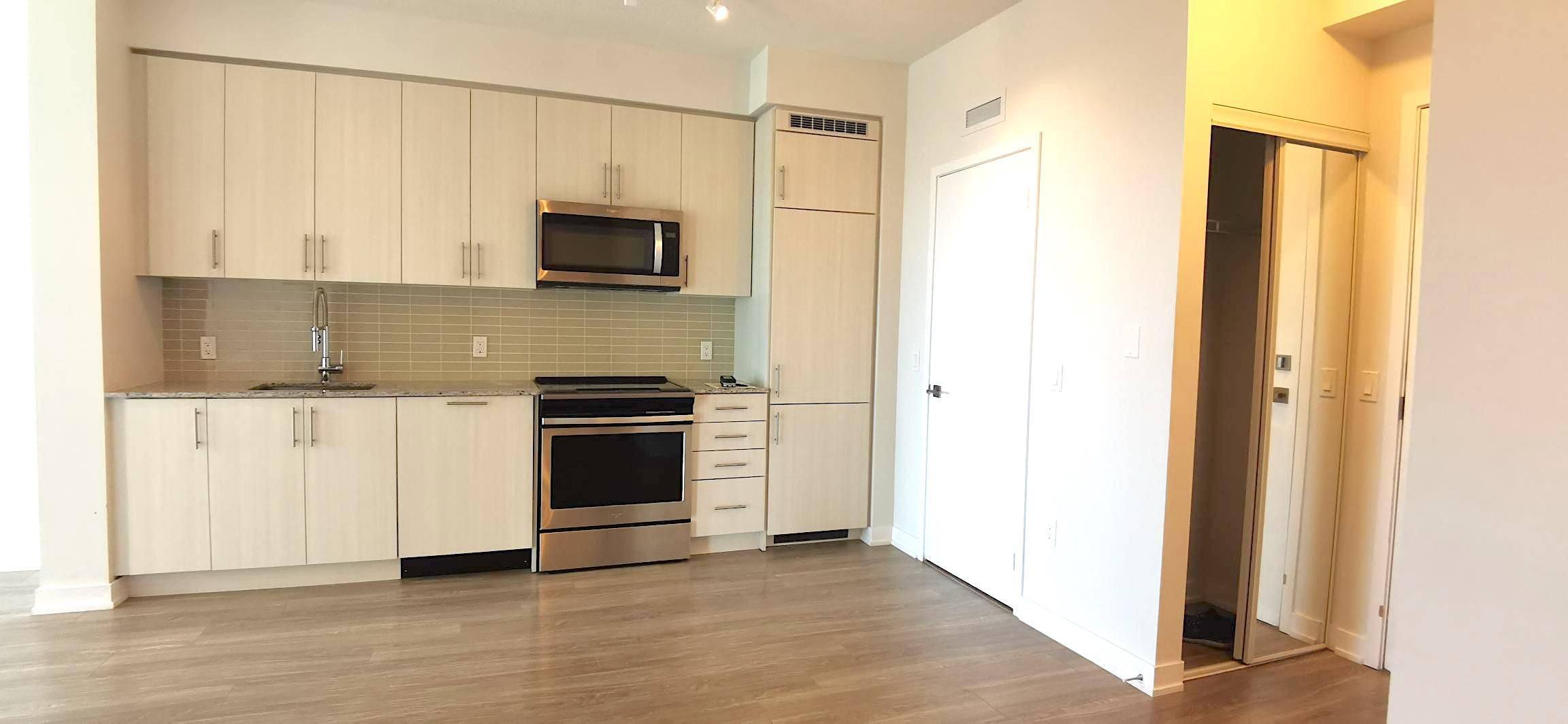 Mississauga, ON L5B 0K8,4055 Parkside Village DR #1419