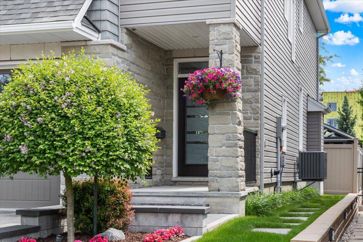 Orleans - Cumberland And Area, ON K4A 0Y8,312 Mishawashkode ST