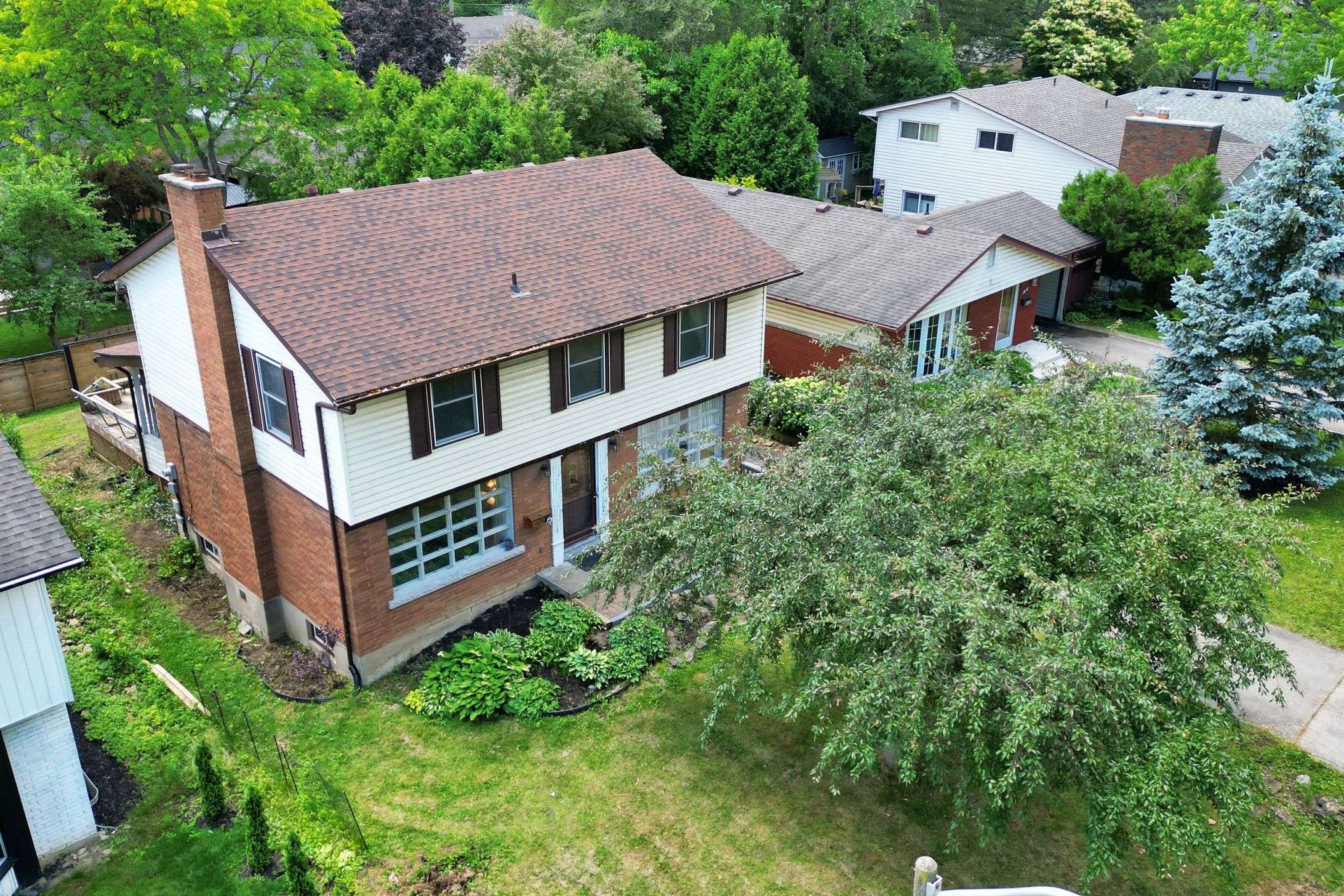 Hamilton, ON L9H 3V7,20 Autumn Leaf RD
