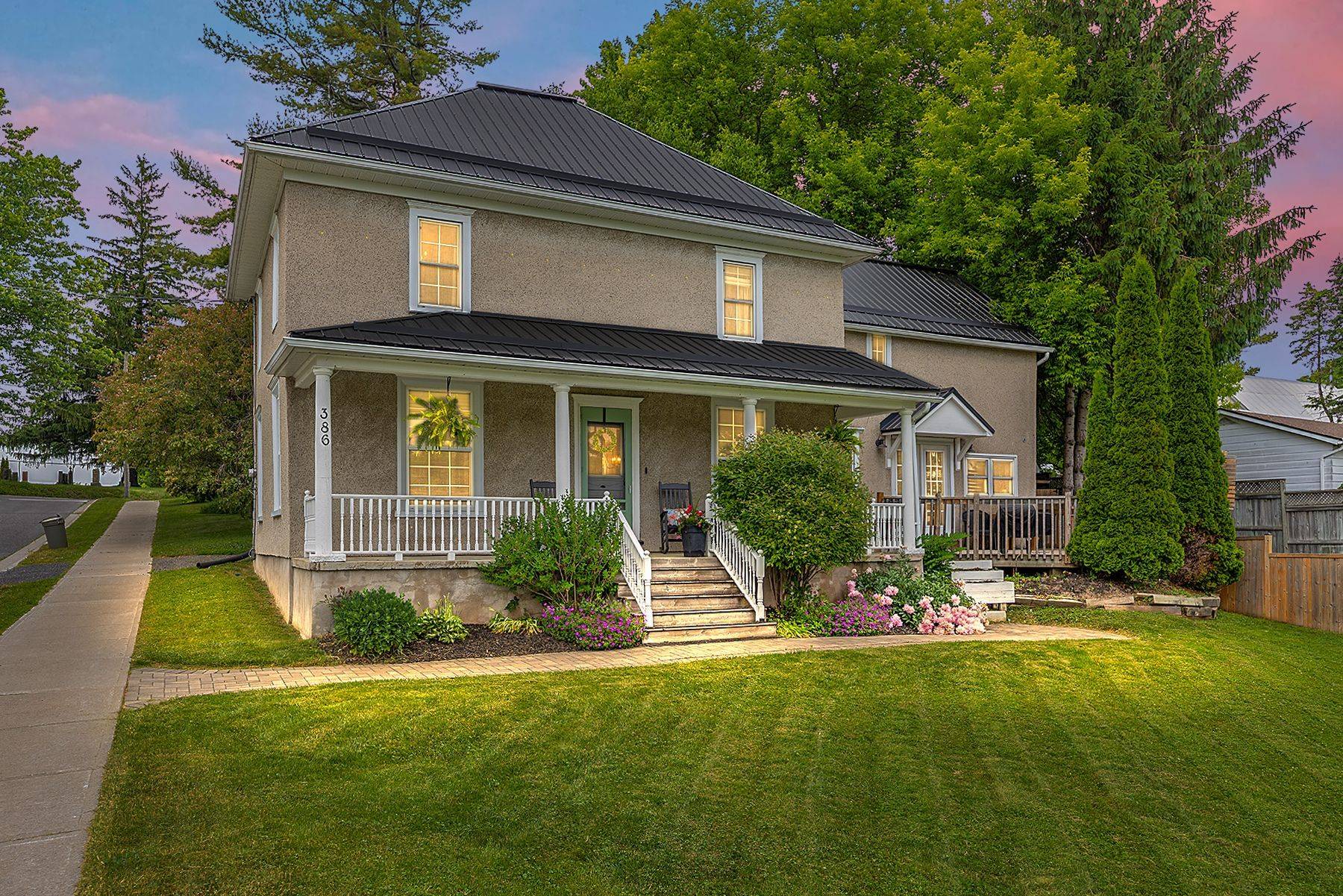 386 Queen ST, Loyalist, ON K0H 1G0