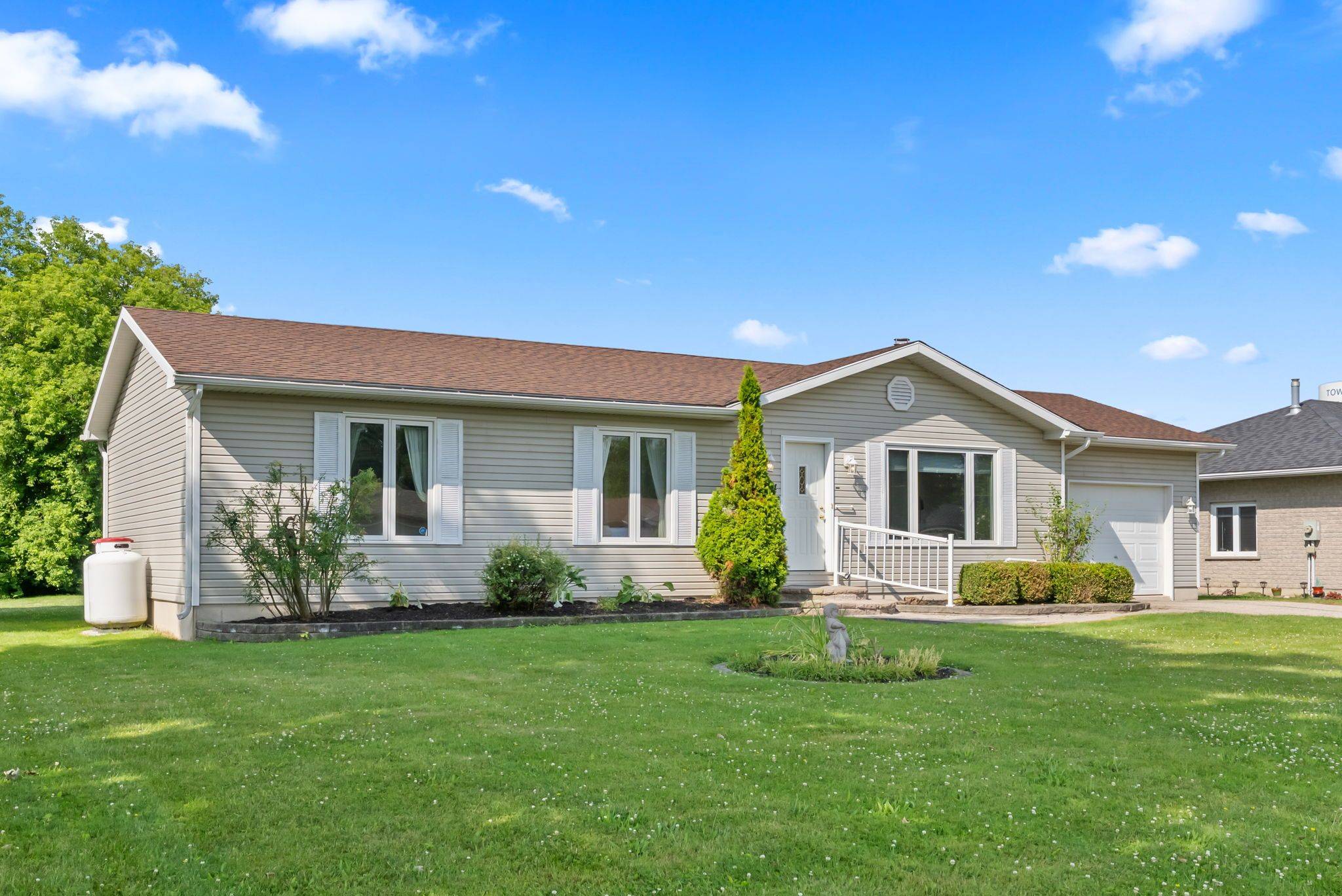 Minto, ON N0G 1Z0,214 Margaret ST S