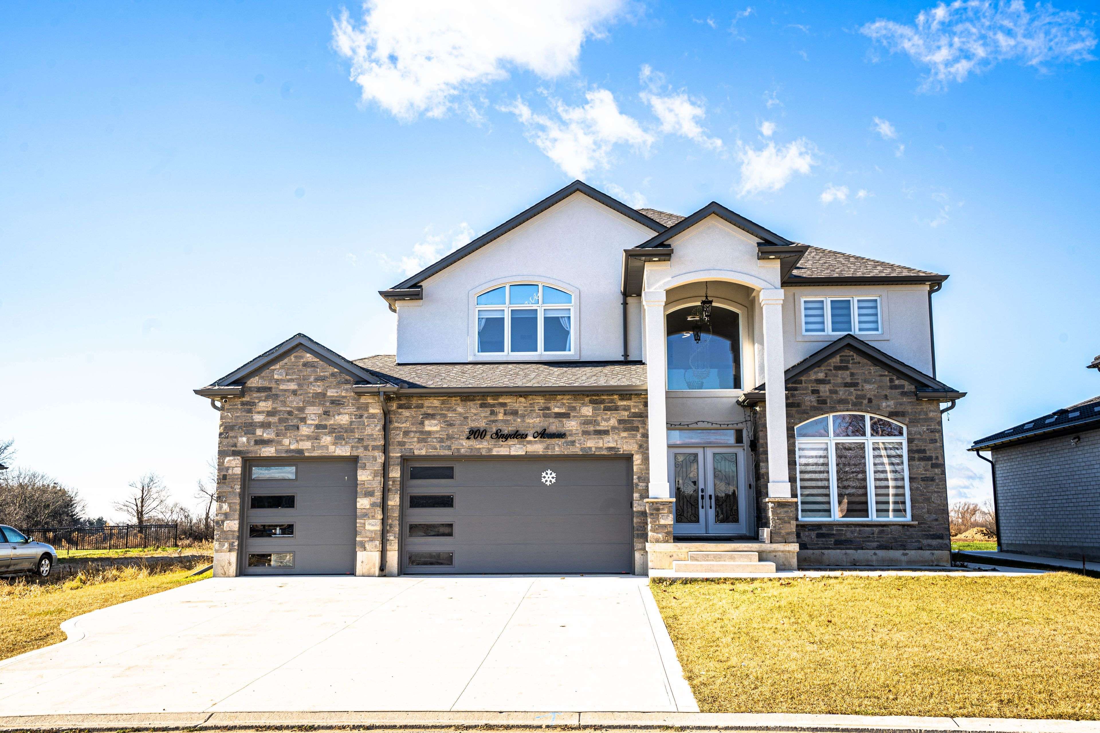 200 Snyders AVE E, Central Elgin, ON N0L 1B0