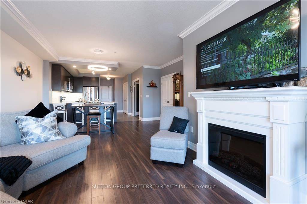 London North, ON N6G 0W6,260 Villagewalk BLVD #308