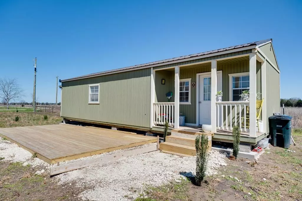 Kerens, TX 75144,141 NE CR 2190