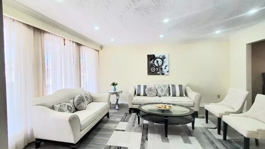 Toronto E05, ON M1W 3C6,63 Elmartin DR #- Upper